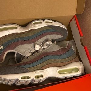 Nike air max 95’ “ugly sweaters”